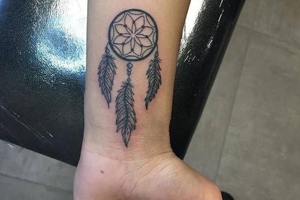 feather và chuông gió tattoo đẹp